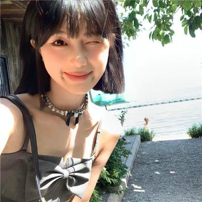 我才不要和人类恋爱呢